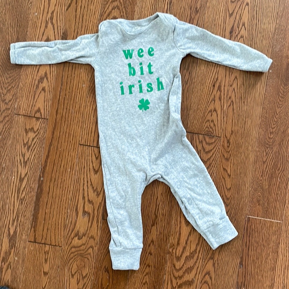 Adorable St Patrick’s Day Onesie 🍀🇮🇪